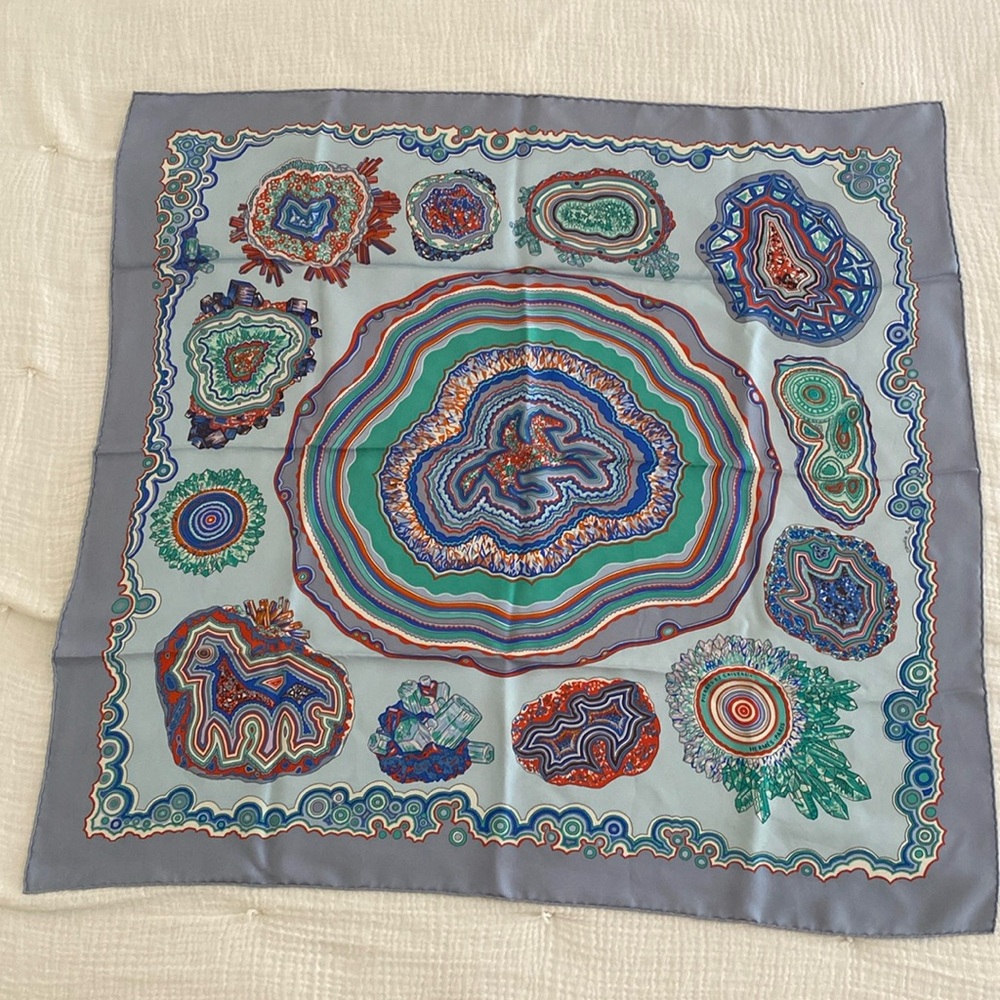 Hermès 90CM Pierres Et Cristaux Wash scarf